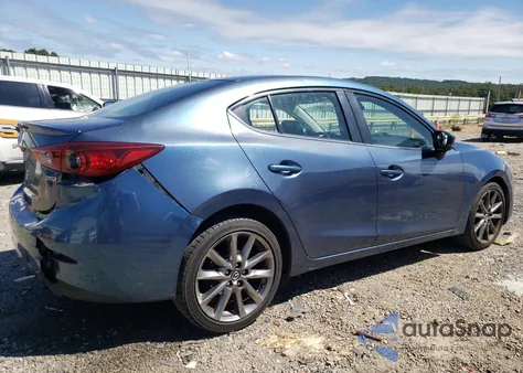 2018 Mazda 3 Touring z USA, uszkodzony, nr VIN 3MZBN1V35JM203531